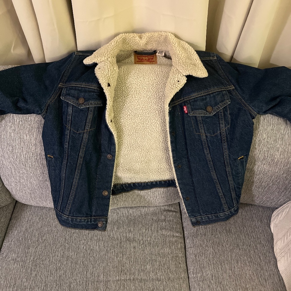 Levi's Dark Blue Denim Sherpa-Lined Jean Jacket with Cream Sherpa